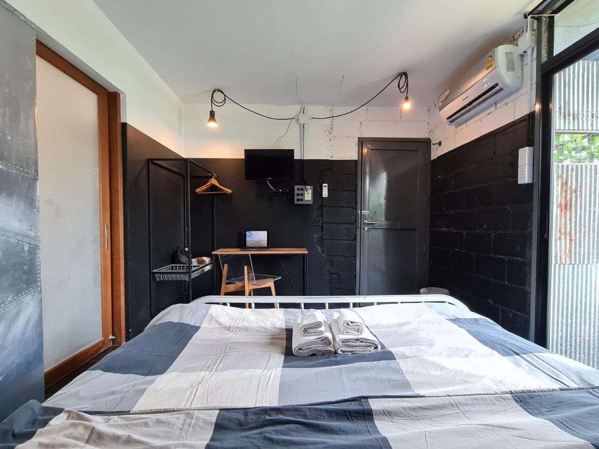 Hand Hotel Bang Saen Exterior photo