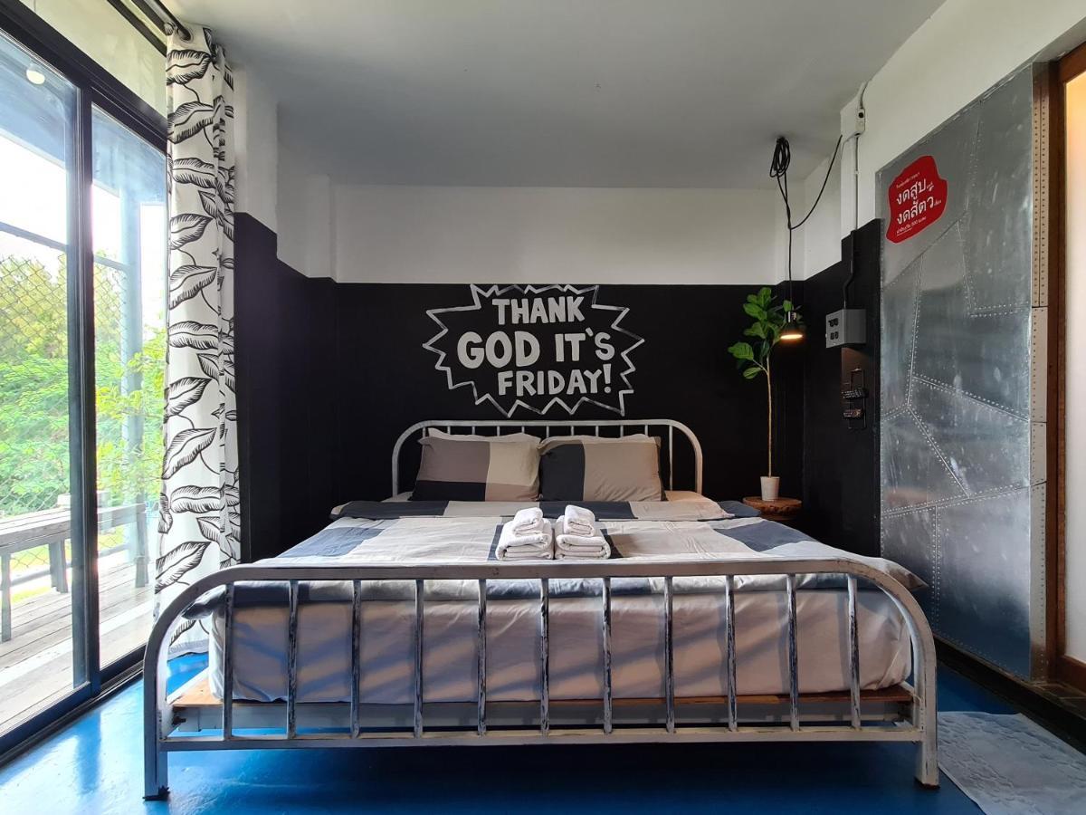 Hand Hotel Bang Saen Exterior photo